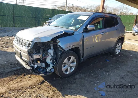 2019 Jeep Compass Latitude 4X4 from USA, damaged, VIN 3C4NJDBB5KT735247